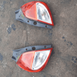 Feux arrière gauche droite Renault Clio 3 face 2
