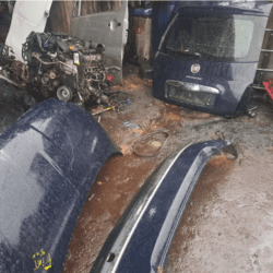 Pare-choc arrière + capot + hayon + feux Fiat 500 année : 2011