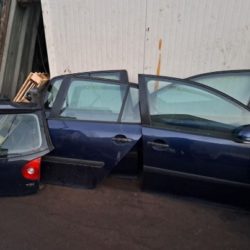 Porte Avant Et Arrière Hayon + Rétroviseur Golf 5 Année: 2006