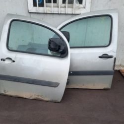 Porte Avant Gauche Droit + Rétroviseur Renault Kongo Année : 2008