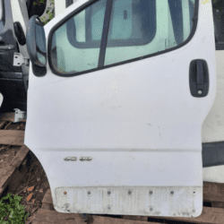 Porte avant gauche Renault Trafic année : 2008