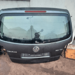 Ayant ( Coffre) Volkswagen Touran Année : 2006