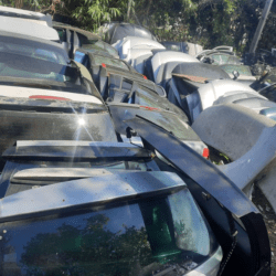 Lot des portes arrière avant gauche droite et ailes et parechocs avant arrière toutes marques