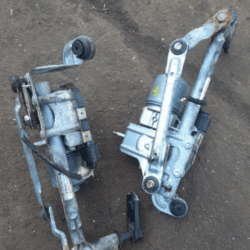 Moteur essuie-glace Volkswagen golf 5 plus année 2006