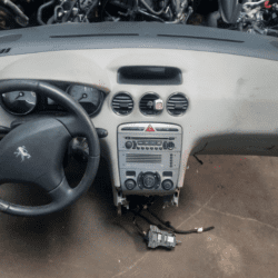 Tableau de bord Peugeot 308 Année: 2011